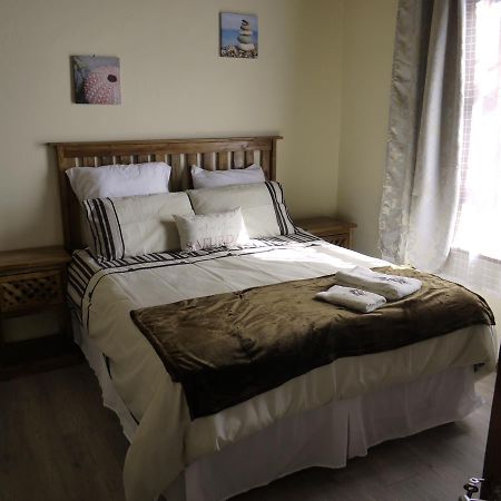White House Lodge On Main Beaufort West Exteriör bild