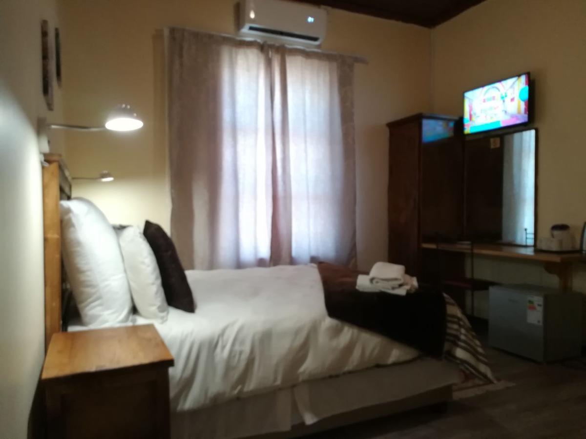 White House Lodge On Main Beaufort West Exteriör bild
