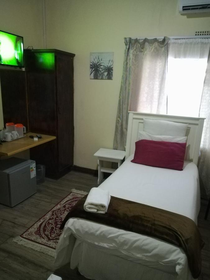 White House Lodge On Main Beaufort West Exteriör bild
